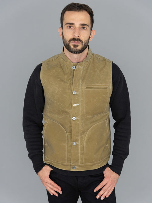 rogue territory lined waxed canvas supply vest 10oz tan model front fit