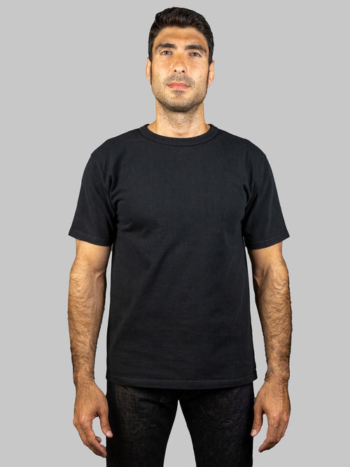 studio dartisan loopwheeled black tshirt model front fit