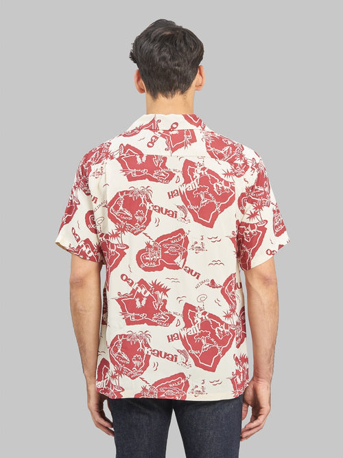 sun surf hawaiian shirt showing hawaiian island  model back fit