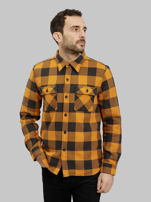 the flat head block check flannel shirt black orange model front fit
