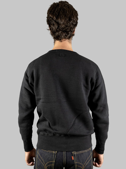the strike gold loopwheeled sweatshirt black model back fit