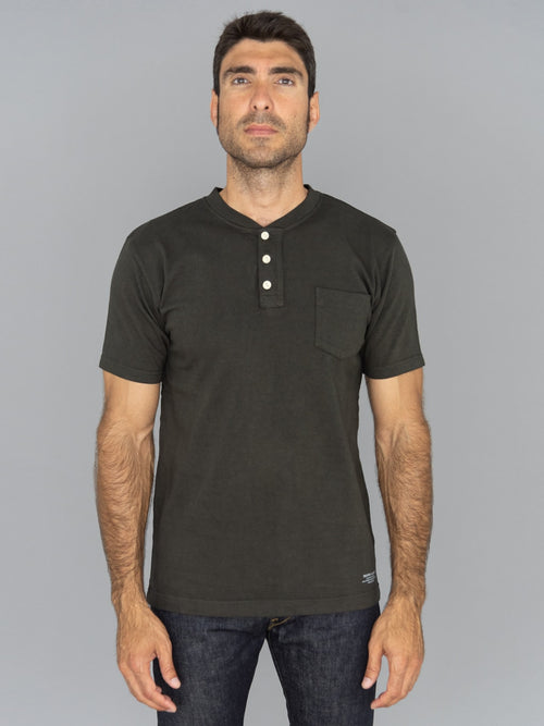 trophy clothing od henley tee black model front fit